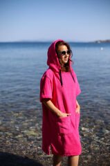 Pembe Cepli Kapşonlu Havlu Panço