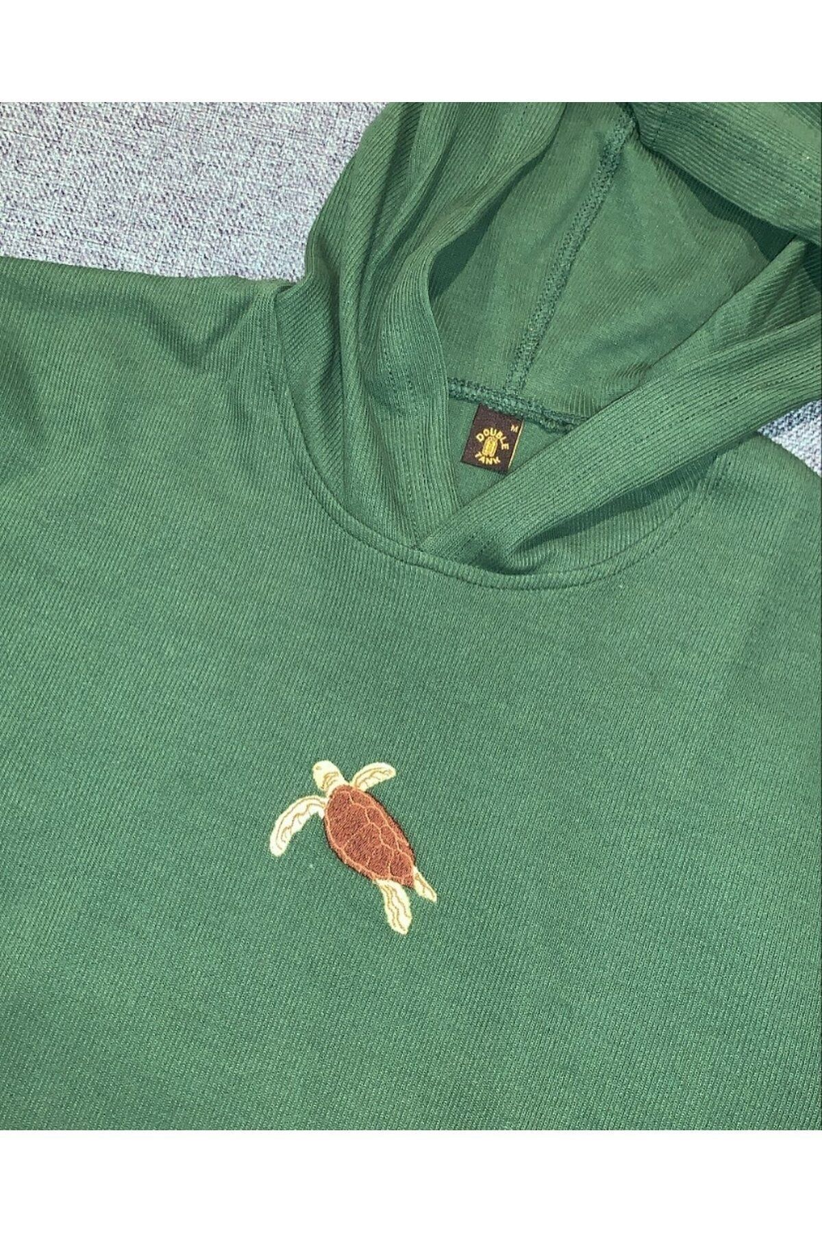 Deniz Kaplumbağası Nakışlı Kapüşonlu Sweatshirt