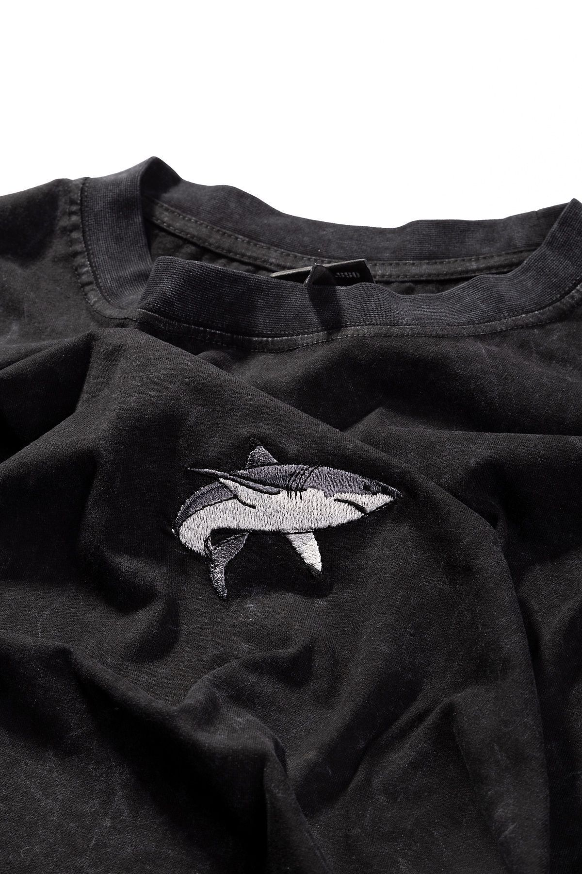 Köpekbalığı Nakışlı Yıkamalı Oversize T-Shirt