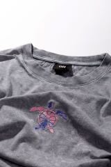 Kaplumbağa Nakışlı Yıkamalı Oversize T-Shirt