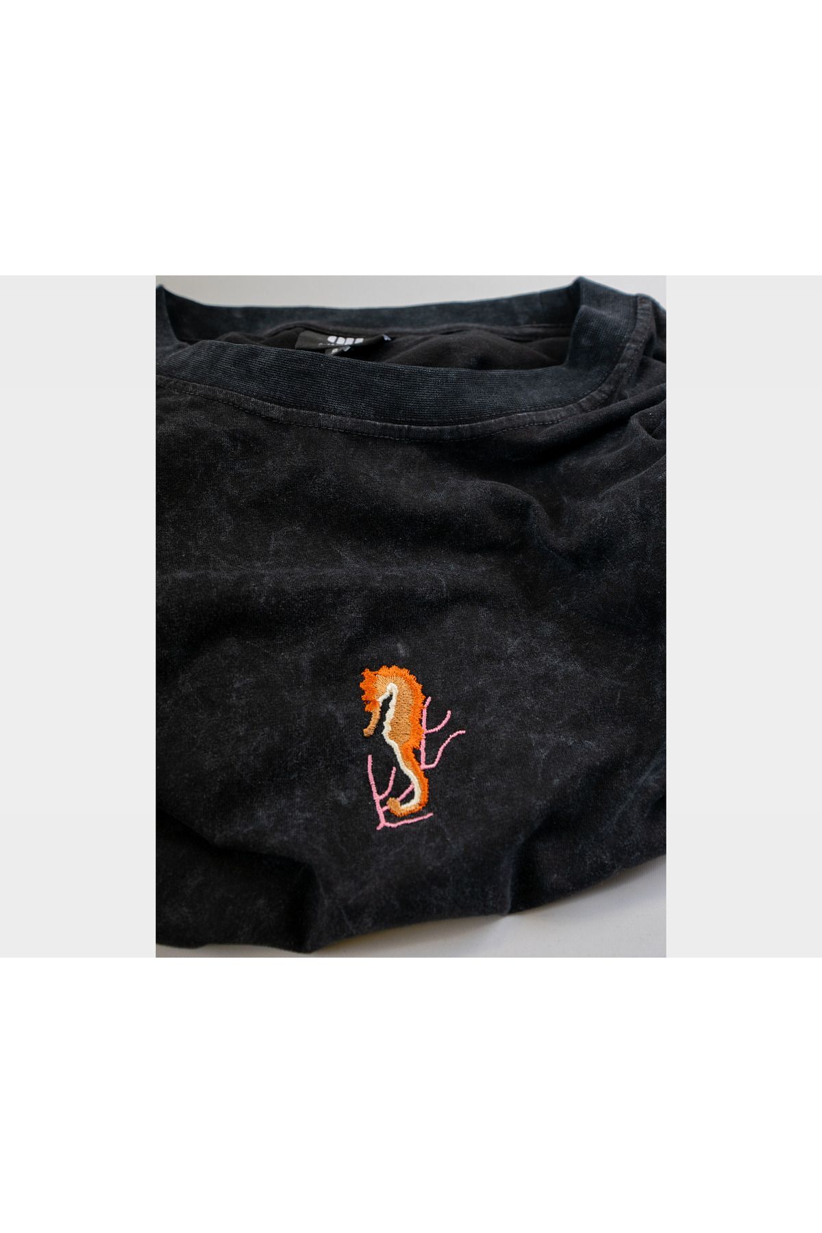 Denizatı Nakışlı Yıkamalı Oversize T-Shirt