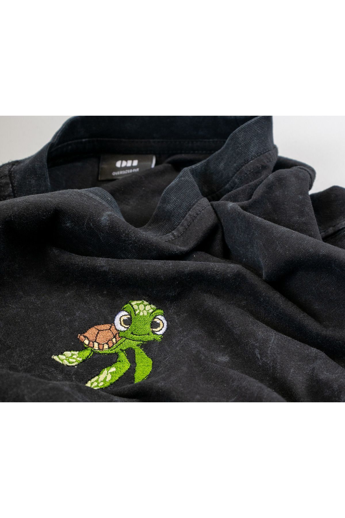Crush Nakışlı Yıkamalı Oversize T-Shirt